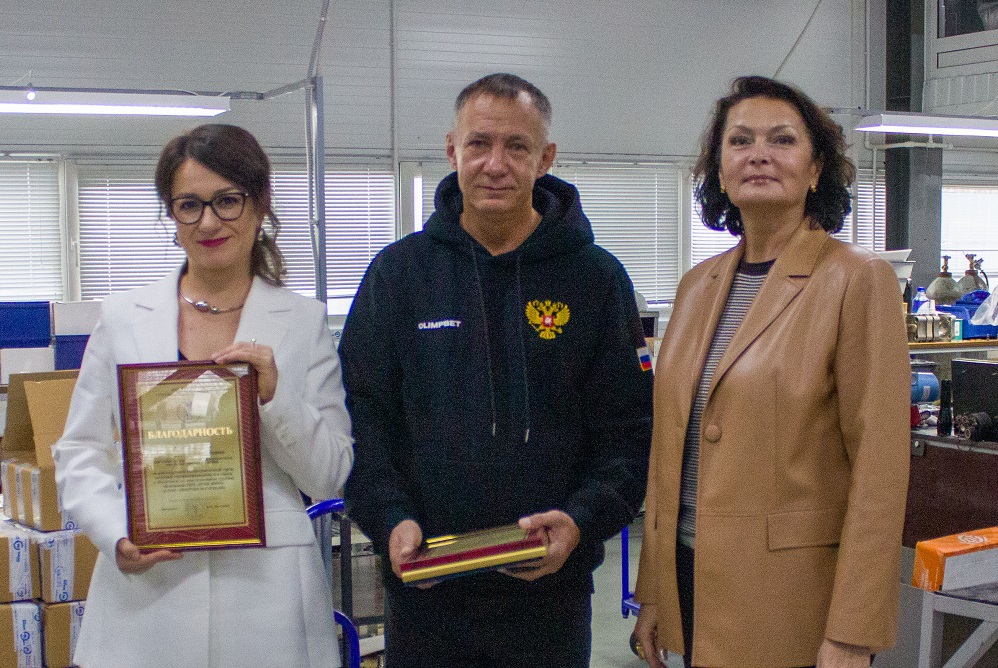 Награждение сотрудников ИТеК ББМВ.jpg Награждение сотрудников ИТеК ББМВ.jpg