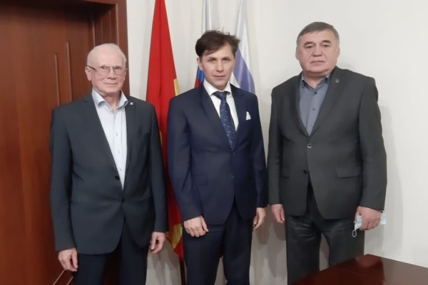 Дегтярев_Смирнов_Ялалетдинов_2.jpg Дегтярев_Смирнов_Ялалетдинов_2.jpg